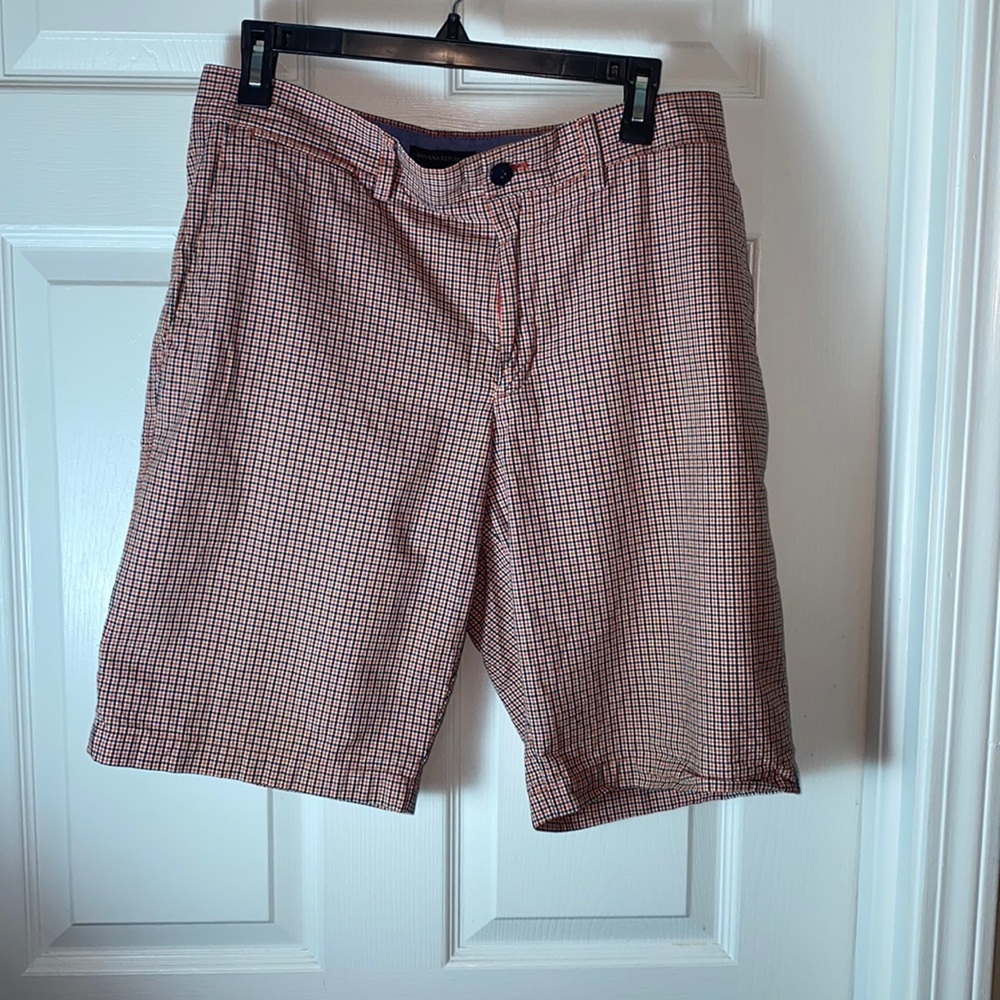 Banana Republic Men’s Plaid Shorts Size 32 100% Cotton with side and back pocket